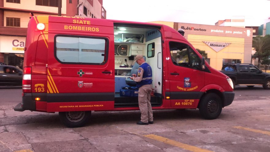 Idosa é atropelada na Carlos Gomes; motociclista evadiu-se do local sem prestar socorro à vítima