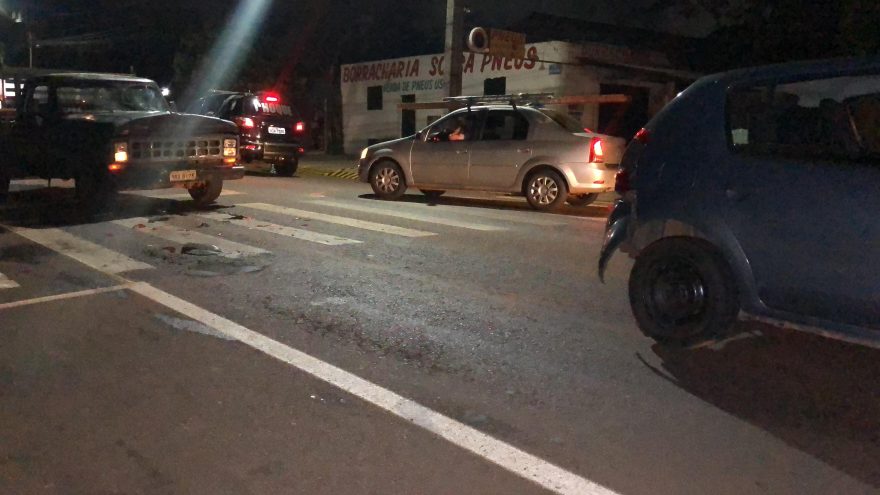 F 1000 colide na traseira de Sandero na Avenida das Pombas com a Rua Ararajuba