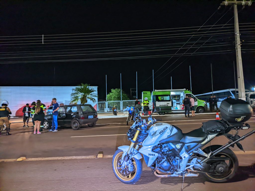 Transitar apreende veículos e multa motoristas durante fiscalização de trânsito Transitar apreende veículos e multa motoristas durante fiscalização de trânsito