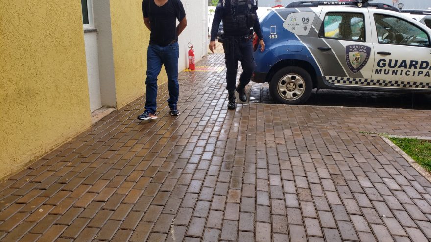 Homem é preso por descumprimento de medida protetiva no Santa Felicidade