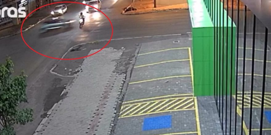 Câmera flagra forte colisão que deixou motociclista ferido na Rua São Paulo