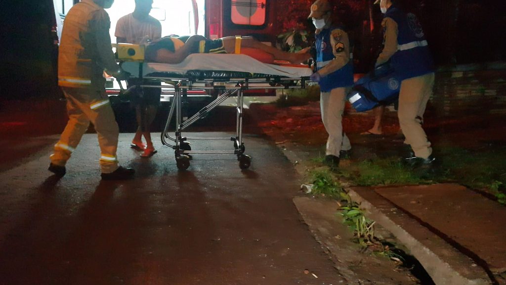 Mulher é socorrida ao sofrer queda em residência no Morumbi Mulher é socorrida ao sofrer queda em residência no Morumbi