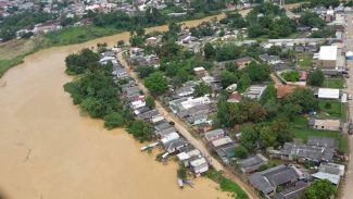 Após 17 dias subindo, Rio Acre está abaixo da cota de transbordo