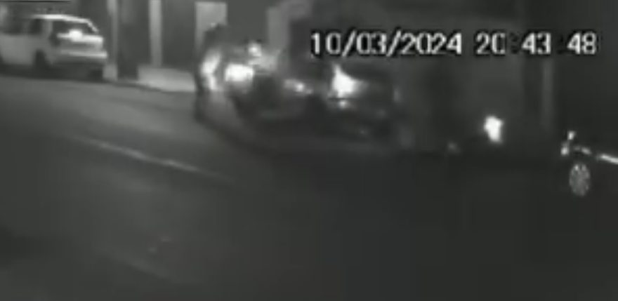 Câmera flagra jovem sendo executado com vários disparos de arma de fogo em Sarandi