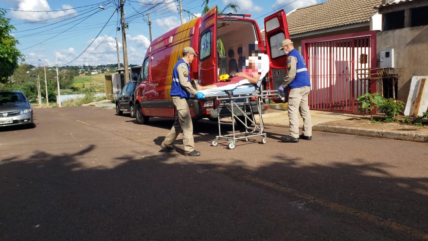 Após queda de pressão, idosa sofre queda no Bairro XIV de Novembro