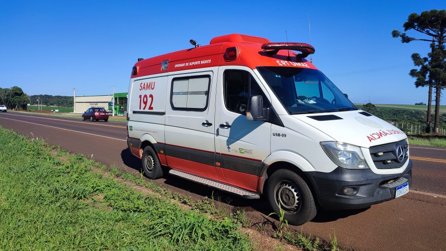 Motociclista é socorrido pelo SAMU em acidente na BR-277