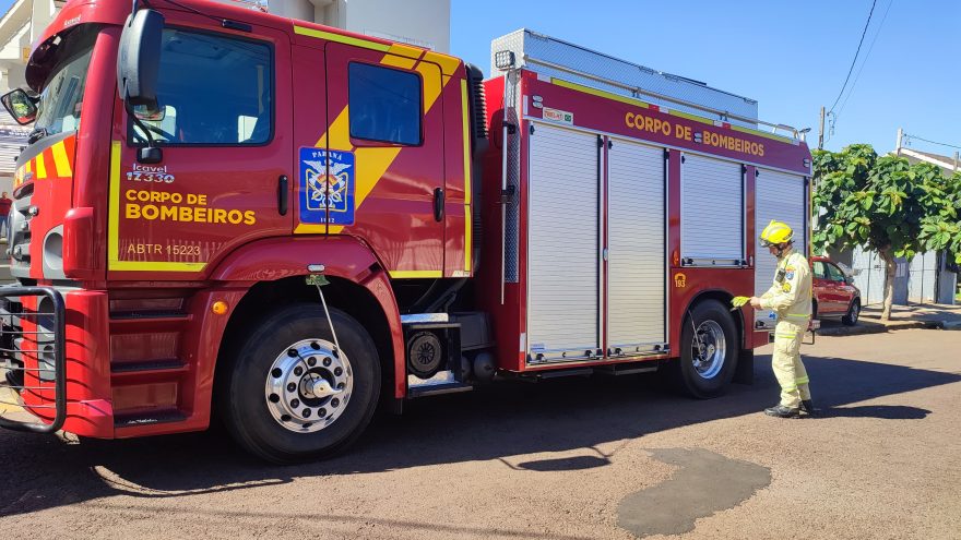 Mulher fica com a mão presa na pia cozinha e Corpo de Bombeiros é acionado