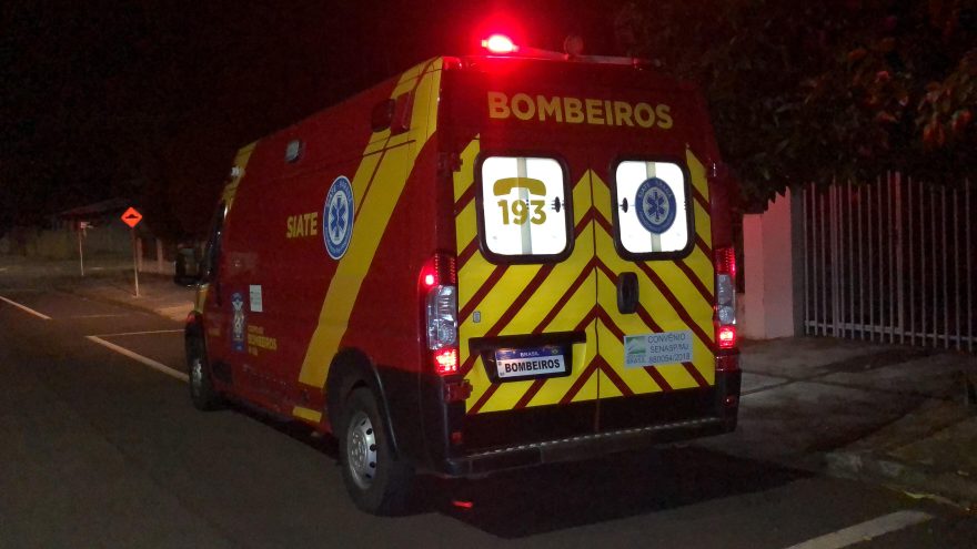 Idoso de 78 anos fica ferido ao sofrer queda em residência no Centro