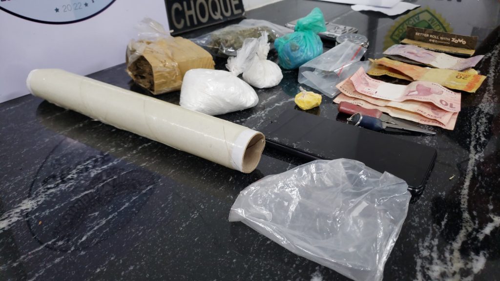 Pelotão de Choque fecha ponto de tráfico de drogas no Cascavel Velho Pelotão de Choque fecha ponto de tráfico de drogas no Cascavel Velho