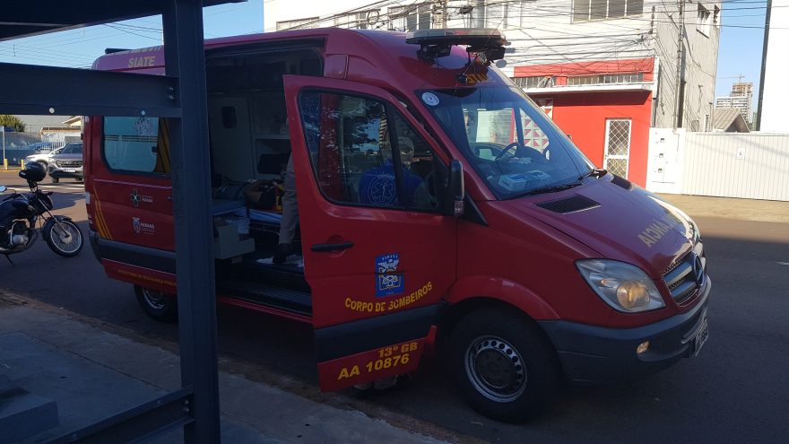 Mulher sofre suspeita de fratura no nariz ao sofrer queda de patinete no Centro