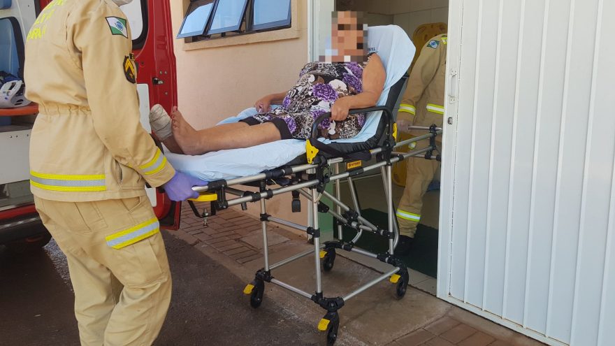 Idosa sofre laceração no pé após cair dentro de casa no Morumbi