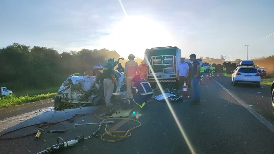 Cascavelense morre em colisão frontal entre carro e caminhão na BR-277