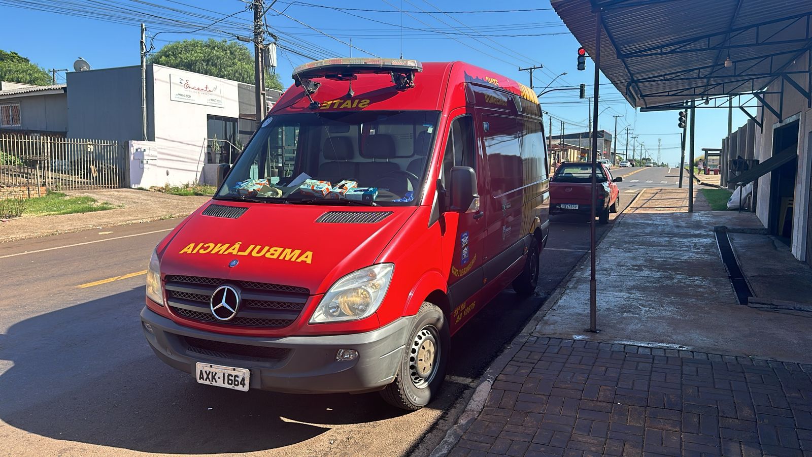Homem fica ferido ao sofrer queda na Avenida das Pombas