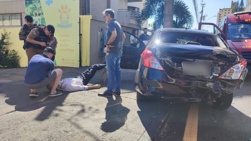 Forte colisão traseira na Rua Recife deixa idoso ferido