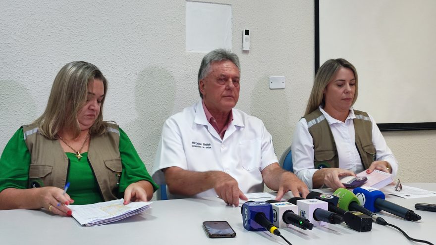 Reunião na Secretaria de Saúde atualiza informações sobre o combate à dengue em Cascavel