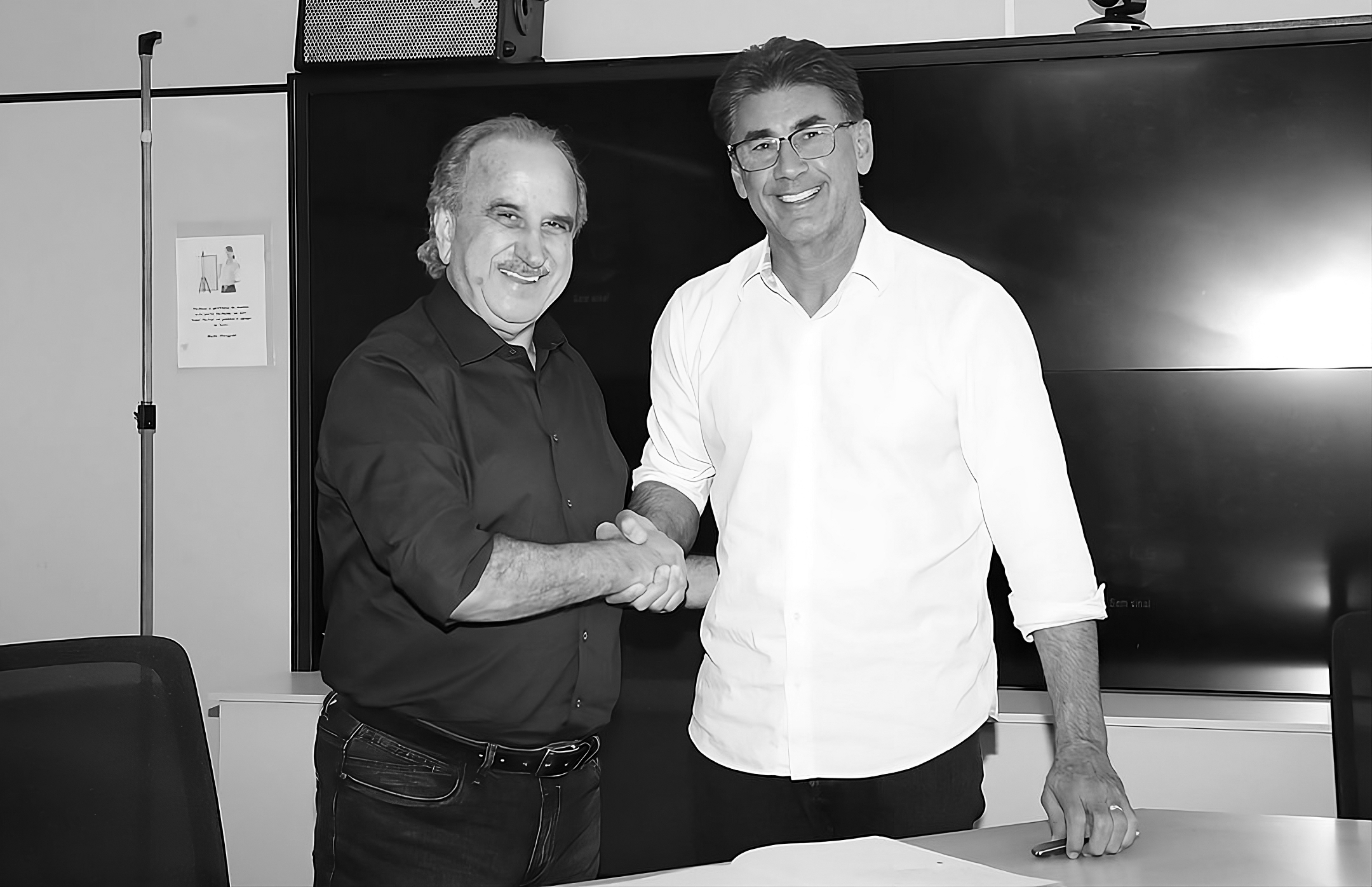 Vice de Cascavel: Prefeito de licença, e a cidade? Quem cuida?