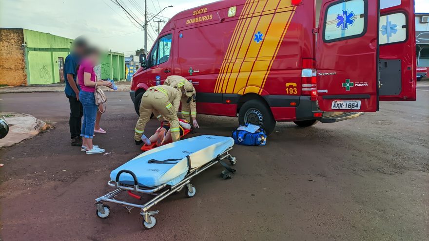 Corredora fica ferida ao ser atropelada por carro no Neva