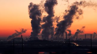 Corporações querem controle sobre debate climático, diz pesquisadora