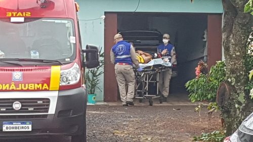 Idoso cai da escada e fica ferido no Pacaembu Imagem referente a Idoso cai da escada e fica ferido no Pacaembu