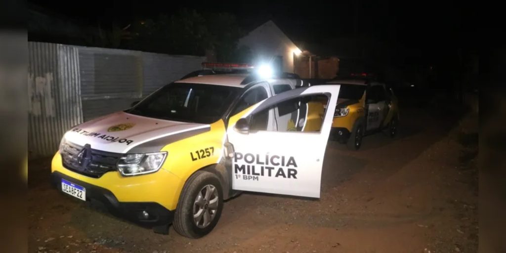 Bandidos furtam 50 peças de roupas de uma loja 