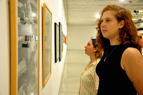 A partir do acervo do MAC-PR, pesquisadoras investigam a presença feminina na arte