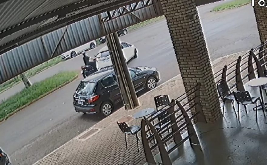 Momento do Impacto: Câmera registra acidente grave em frente à Rodoviária de Cascavel