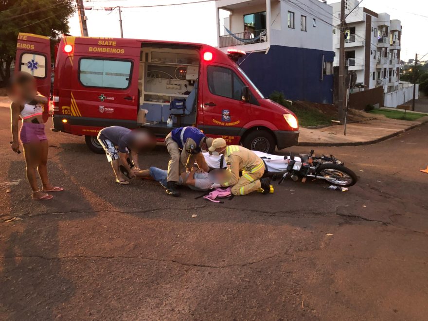 Condutor de moto fica ferido ao se envolver em acidente com Punto no Claudete