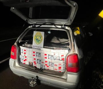 Parati carregada com 450 pacotes de cigarros é apreendida em São Miguel do Iguaçu Imagem referente a Parati carregada com 450 pacotes de cigarros é apreendida em São Miguel do Iguaçu