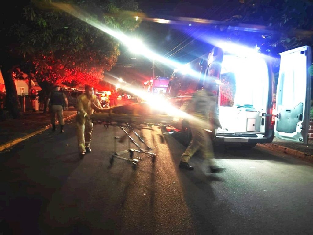 Homem mata mulher e o sogro a facadas e tenta suicídio em Toledo