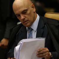 Imagem referente a Moraes dá 15 dias para PGR opinar sobre indiciamento de Bolsonaro