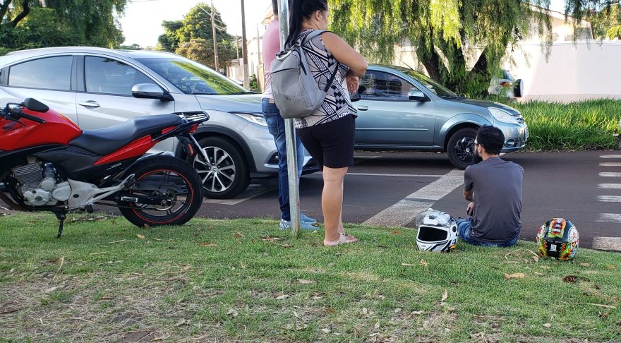 Motociclista fica ferido em acidente de trânsito na rua Manaus
