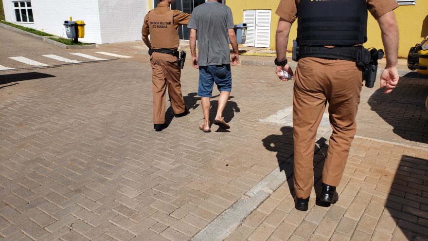 Após ameaçar a ex-esposa e descumprir medida protetiva, homem é detido pela PM