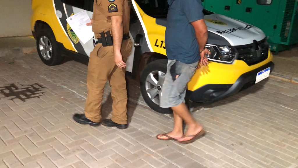 Homem de 50 anos é detido após agredir a namorada em Braganey