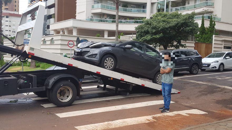 HB20 colide na traseira de Pajero na Rua Engenheiro Rebouças