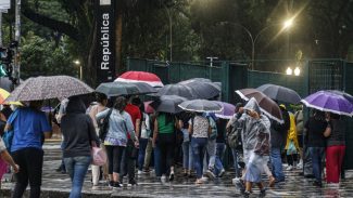Região Sudeste tem alerta de temporais e deslizamentos até domingo