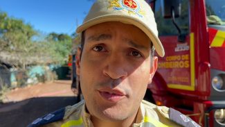 Conforme Corpo de Bombeiros, curto-circuito deve ter provocado incêndio nos 'barracos de madeira'