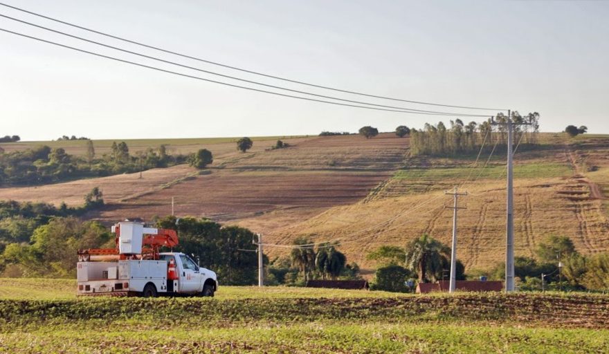 Desespero rural: Sem luz, Gramadinho vê leite azedar e carne descongelar