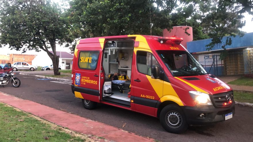 Jovem fica ferido ao cair de moto no Aclimação