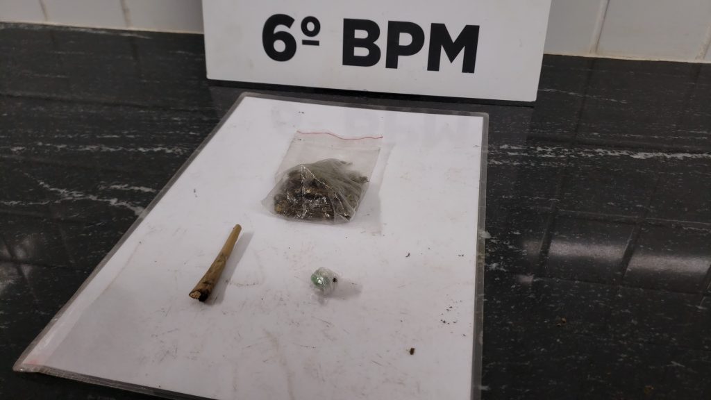 Cavalaria detém jovens com maconha e ecstasy no Centro