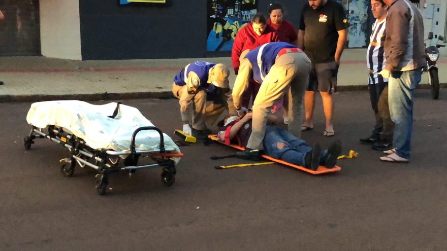 Motociclista fica ferido em colisão com Honda Fit na Padre Anchieta