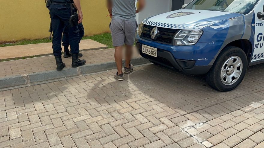 Homem é detido suspeito de apropriação indébita de veículo após ser denunciado pela ex-companheira
