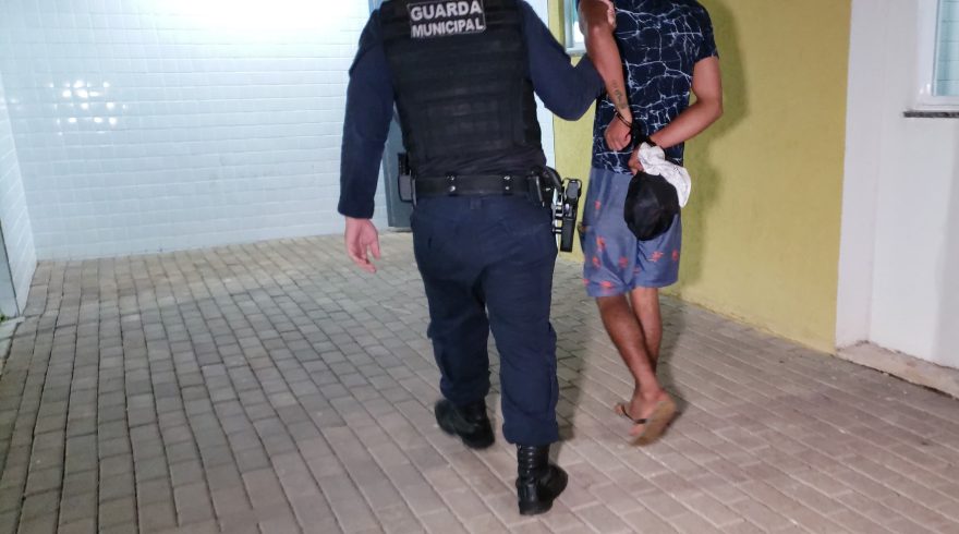 Indivíduo é preso após descumprir medida protetiva contra a ex-companheira