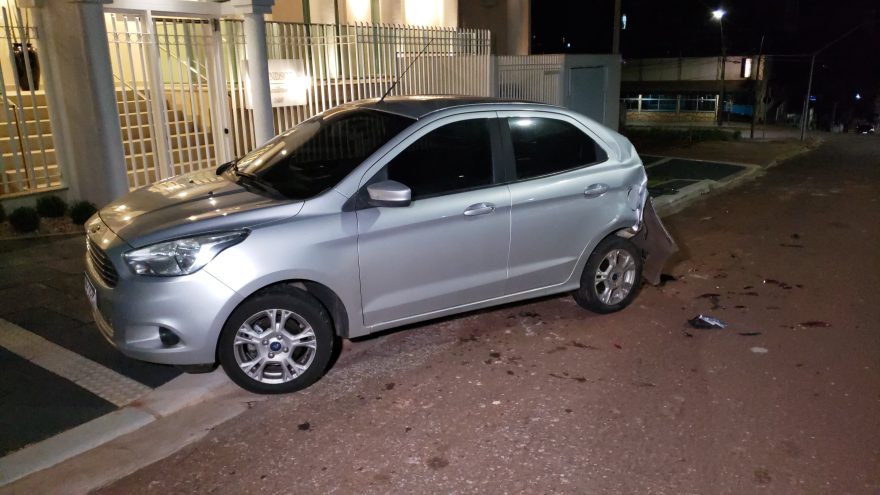 Ka Sedan vira “Hatch”, após pancada na traseira