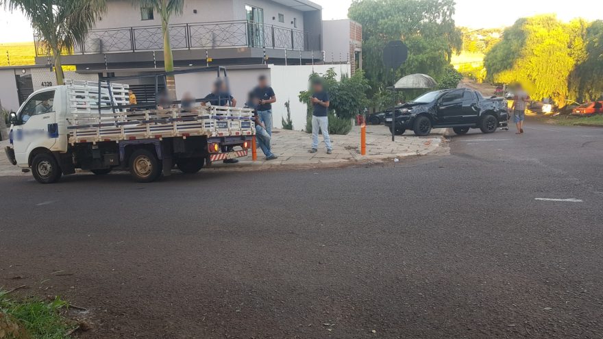 Ford Ranger capota ao se envolver em acidente no Canadá