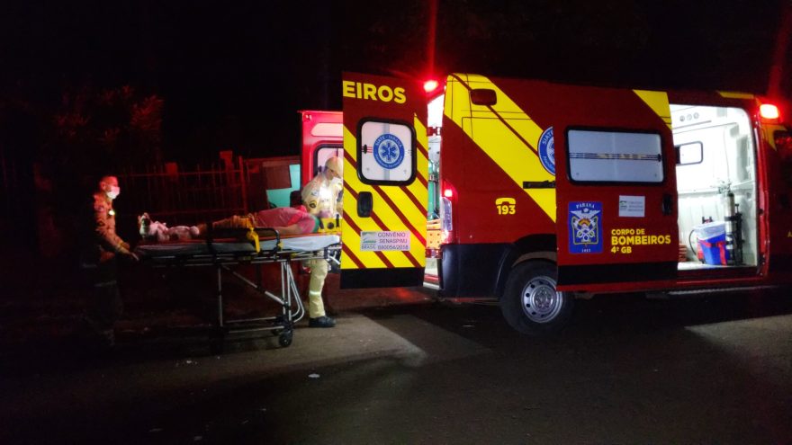 Homem tem fratura exposta após cair no banheiro