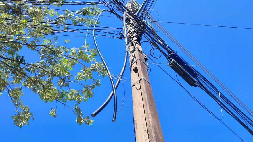 População está com medo após furto de fios no Guarujá