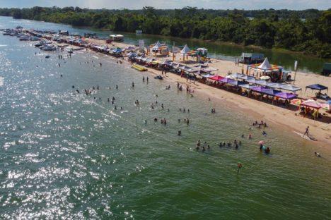 Pesquisa no Litoral e Noroeste apresenta perfil dos turistas e alta aprovação pelo Paraná