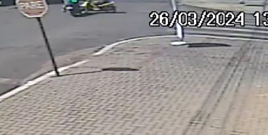 Câmera registra acidente entre duas motos no Brasília