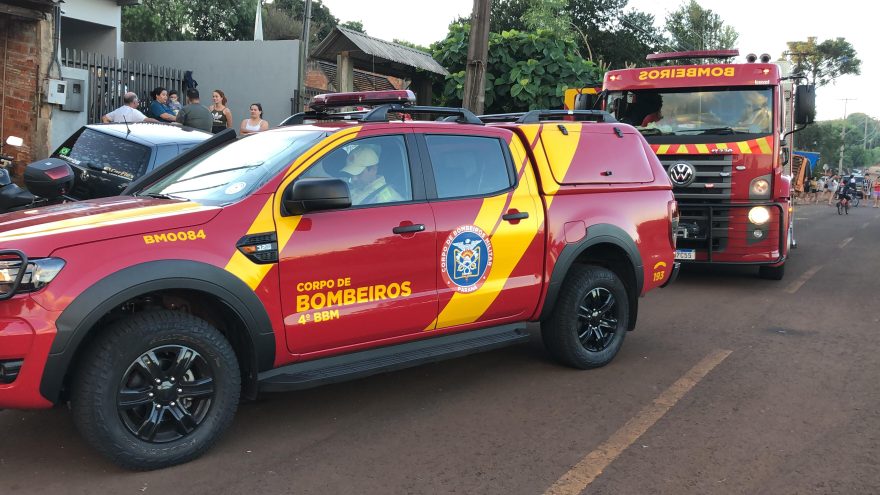 Panela pega fogo em residência no Universitário e Bombeiros são acionados para conter incêndio