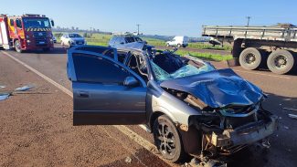 Milagre: Carro fica destruído em colisão na BR-467 e motorista tem apenas lesões leves